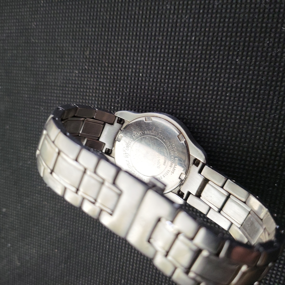 Swiss Army Victorinox Stainless Stl Water Resistant 100m Men's 10652 Wat… - Picture 3 of 10